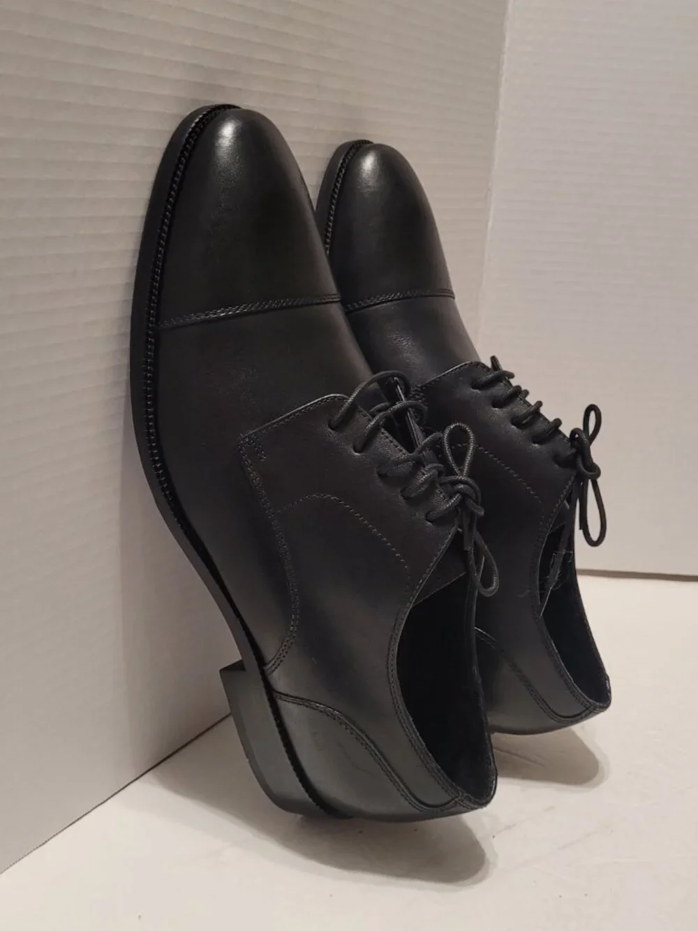 COLE HAAN Men's Dress Shoes Black Leather Lace Up Cap Toe Oxfords Size 10.5M